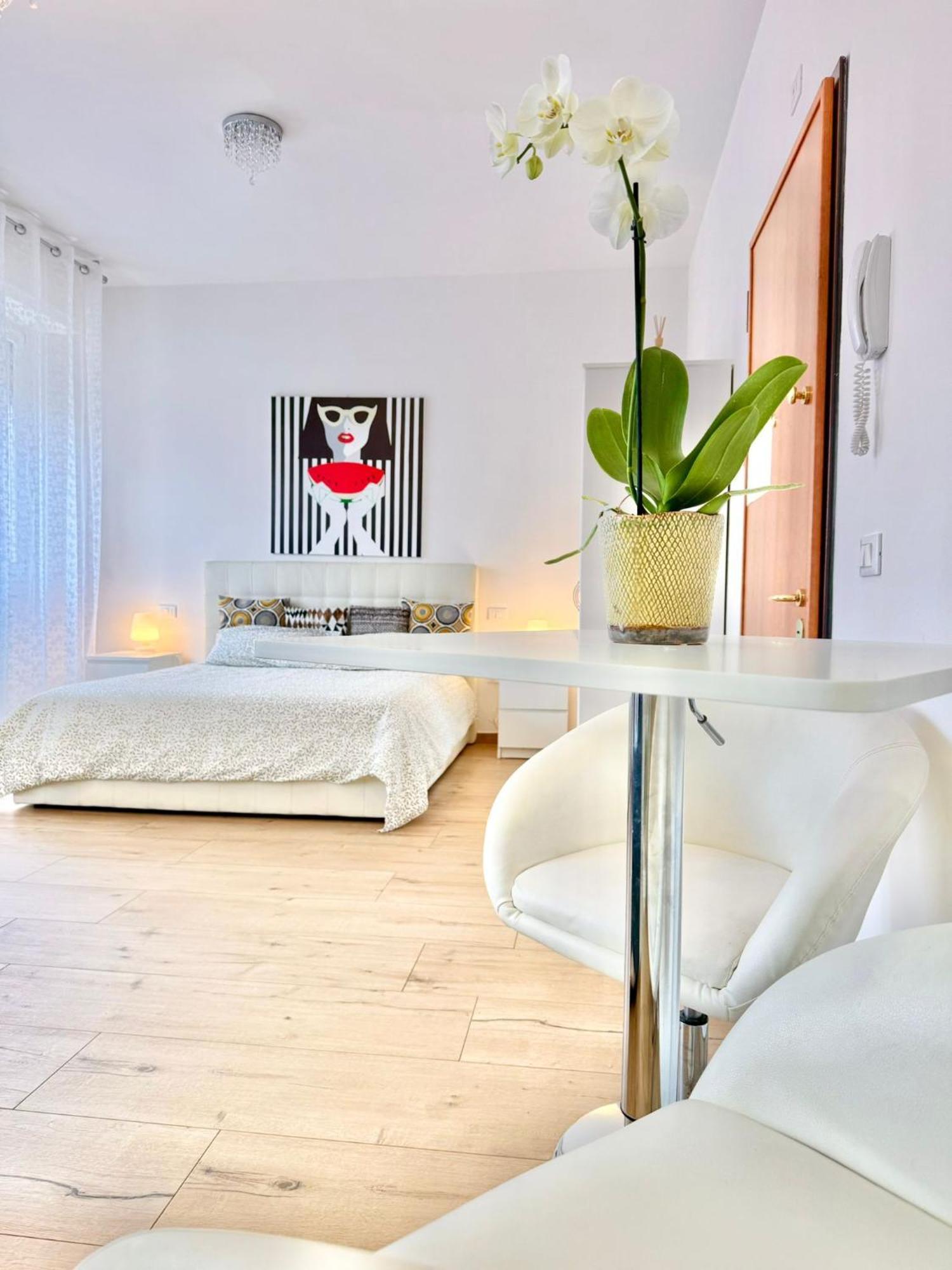 Travel Fiera Apartment Болоня Екстериор снимка